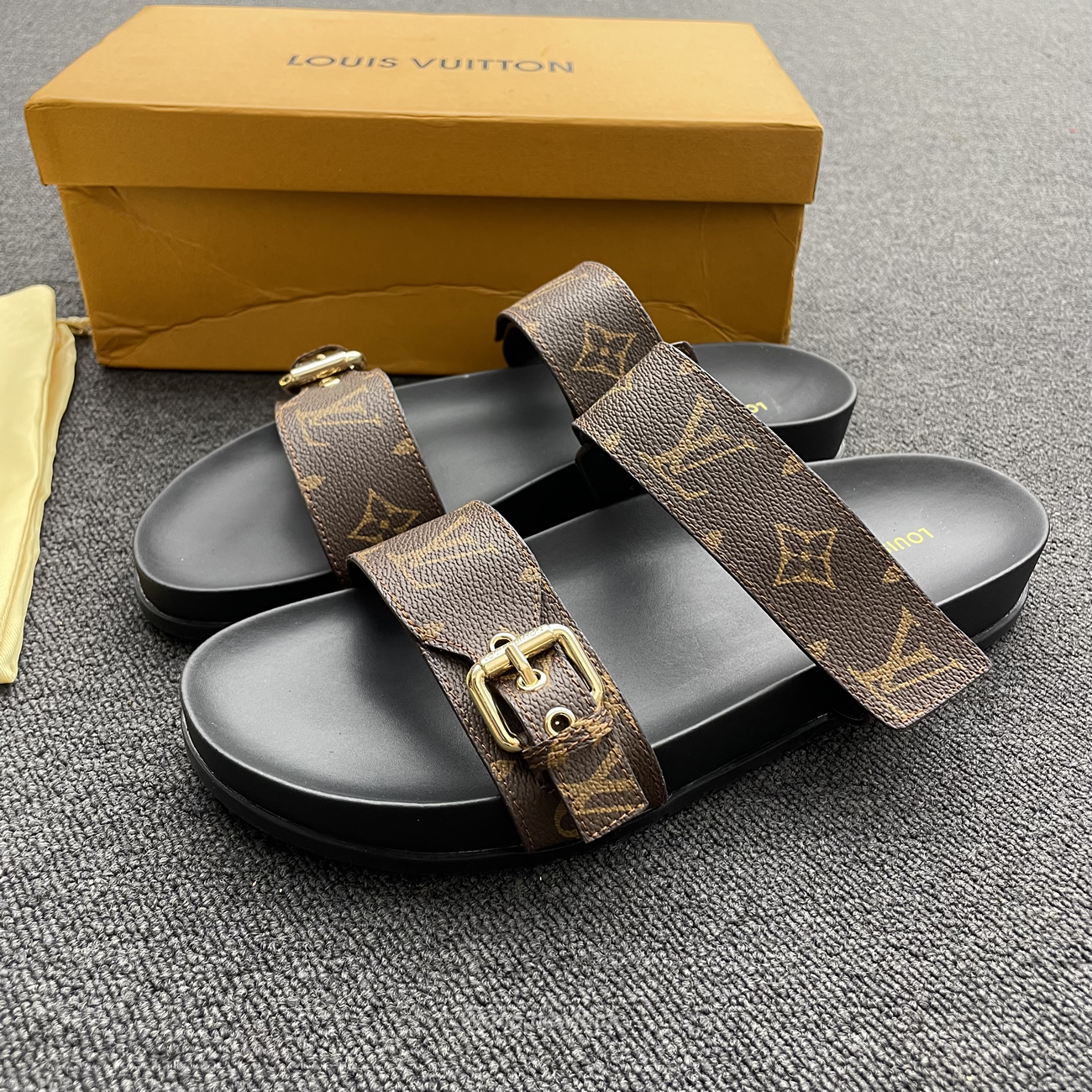 Louis Vuitton Bom Dia Flat Mule Sandals (4) - newkick.app